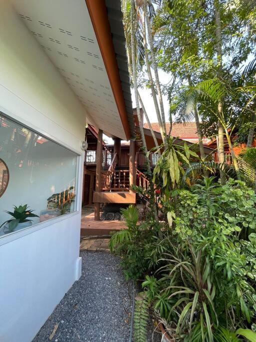 Ban Pairoj By Siam Modern Guesthouse Nai Yang Beach Exterior foto